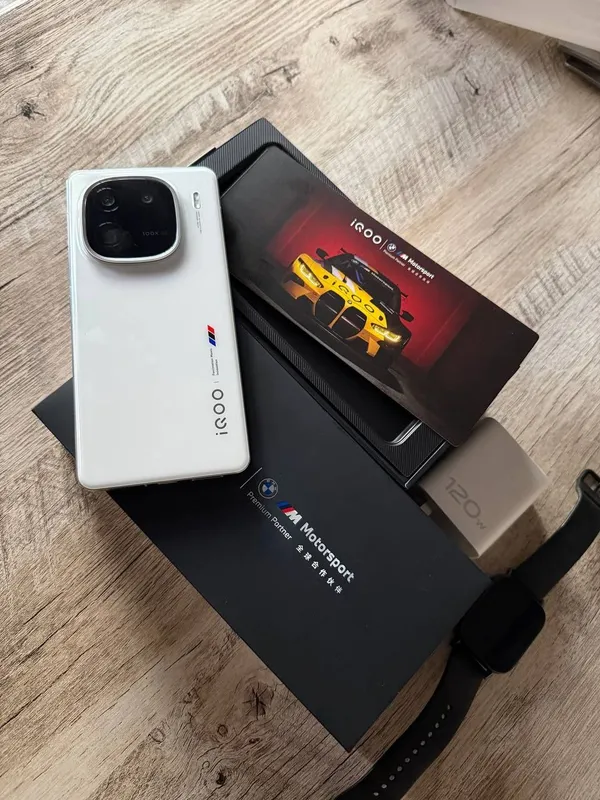 Vivo iQOO 12 BMW Premium 1 Vivo iQOO 12 BMW Premium 1