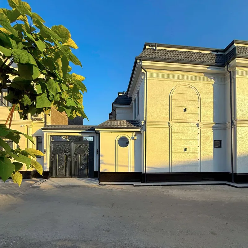 6 хонали ШОХОНА услубда ховли сотилади! Сергили т. Метро 11-бекат 1