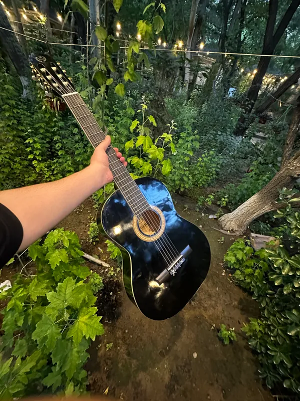 Klassik gitara razmer 39 rangi qora Klassik gitara razmer 39 rangi qora