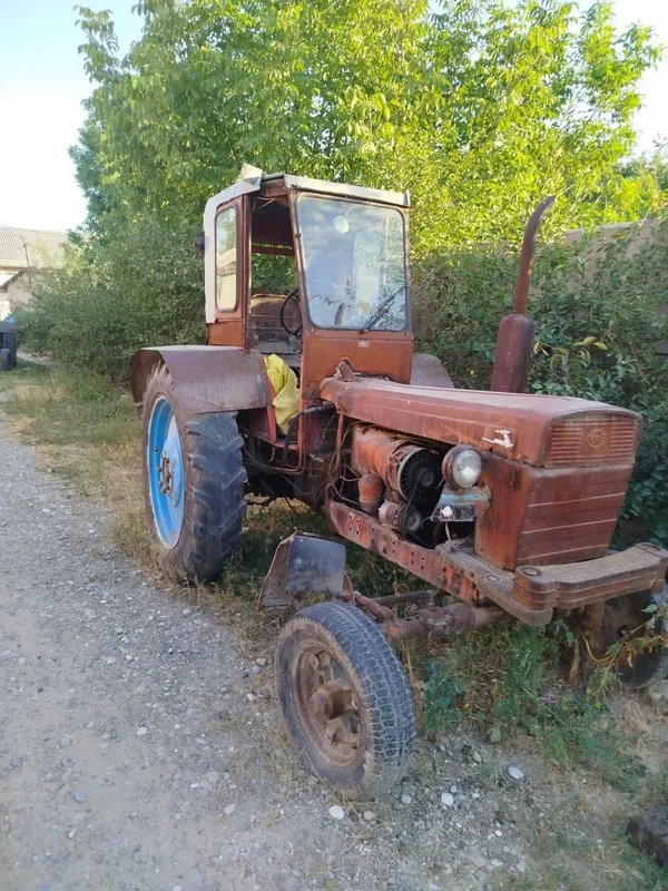 Traktor sotiladi 1