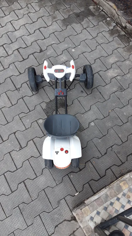 Bolalar gonchik mashinasi ishlidi.