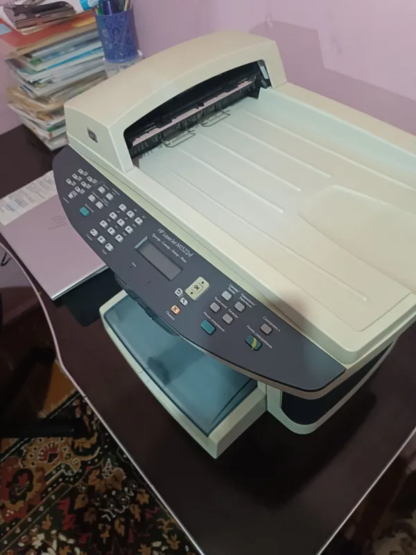 HP LaserJet M1522nf — Printer, skaner, kopir, faks — фото 2
