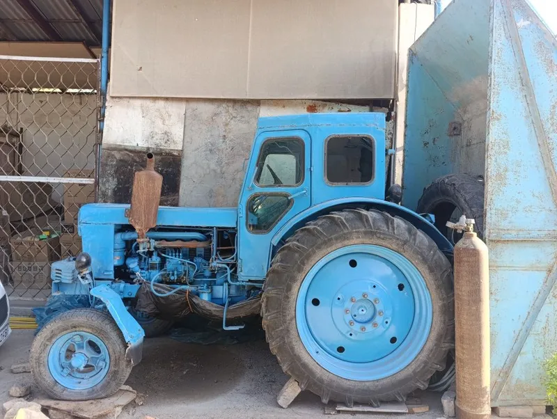 Traktor T40 sotiladi 2 Traktor T40 sotiladi 2