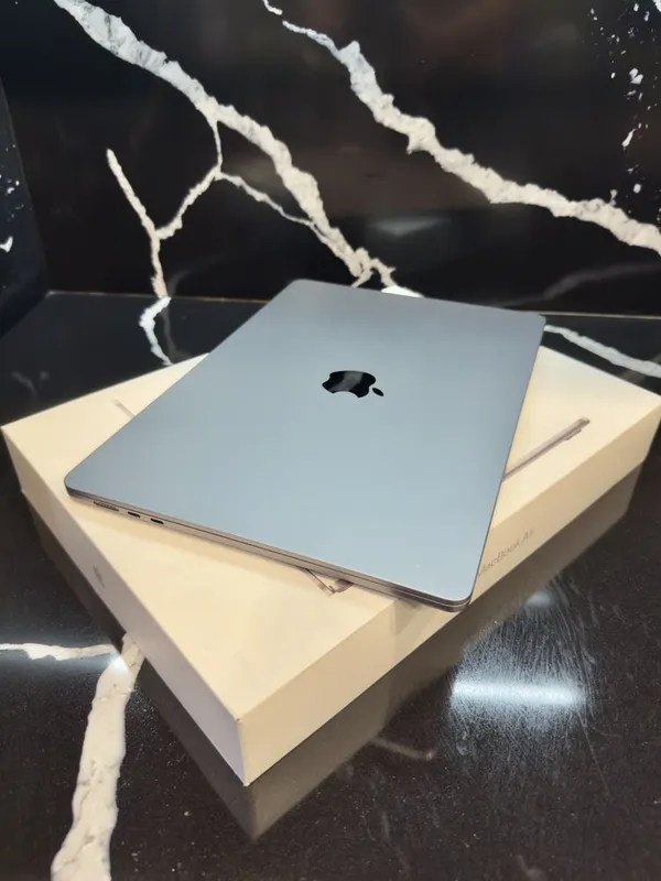 Macbook air 512gb 99% 1 Macbook air 512gb 99% 1
