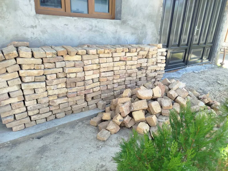 Продаётся жённый кирпич. 2