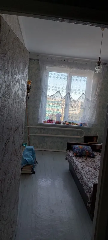 3 xonalik xonadon sotiladi polichudes bozori roparasida 4
