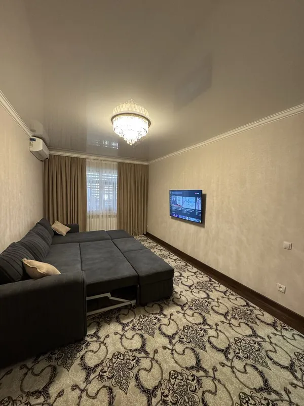 Продам На первом трехкомнатная 70m2 с подвалом Yangibazar — фото 1 Продам На первом трехкомнатная 70m2 с подвалом Yangibazar — фото 1
