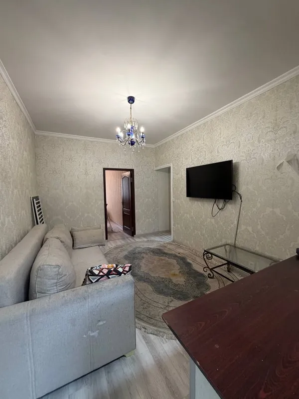 продам чиланзар 2.  двух комнатная