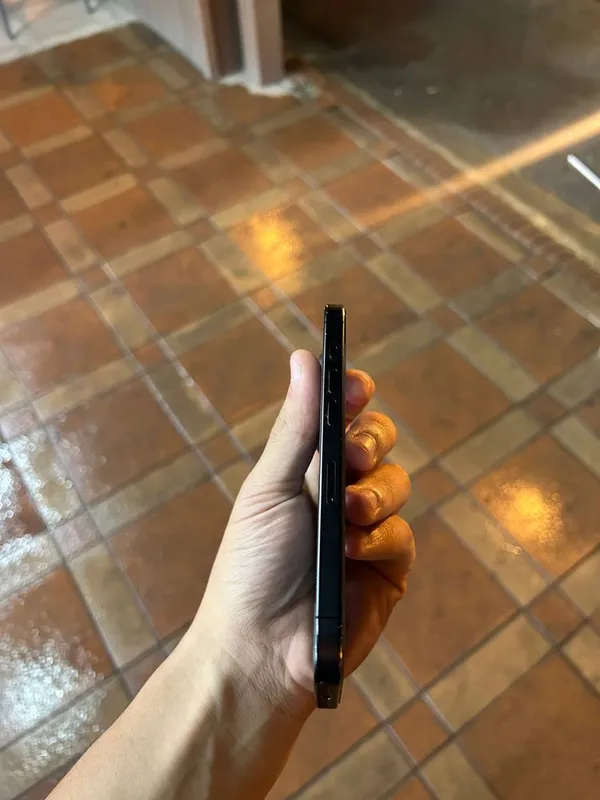 Iphone 15pro sim/esm — фото 2