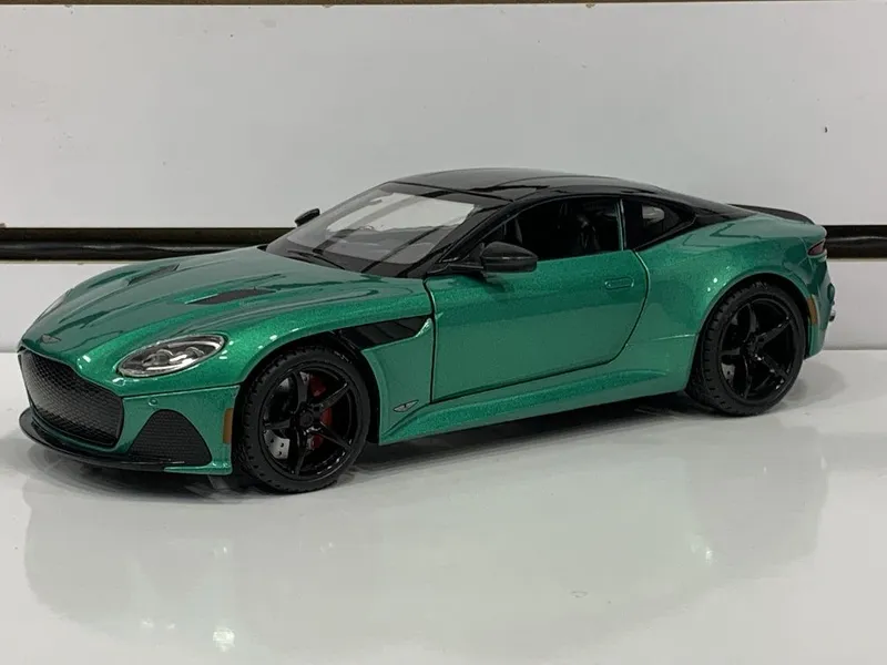 Modelka Aston Martin DBS Superleggera 1:24 3