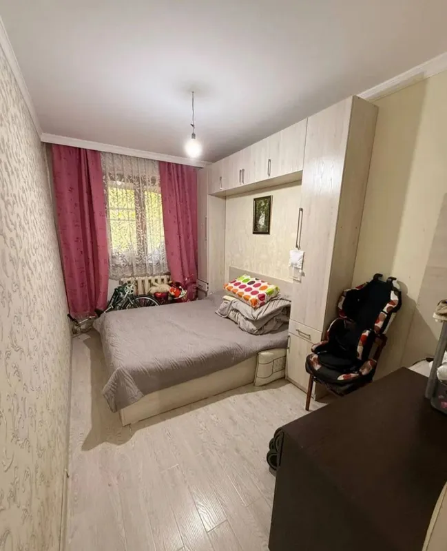 Chilonzor, 9-mavze, 2 xonali, 3/1/4, balkon 2/6, IIB yonida 6