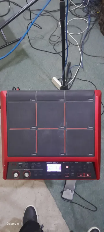 Roland spd sx se sotiladi narxi 600 $