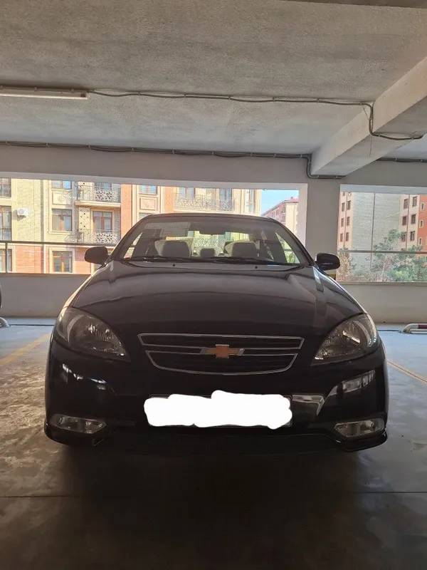 Chevrolet Gentra qora
