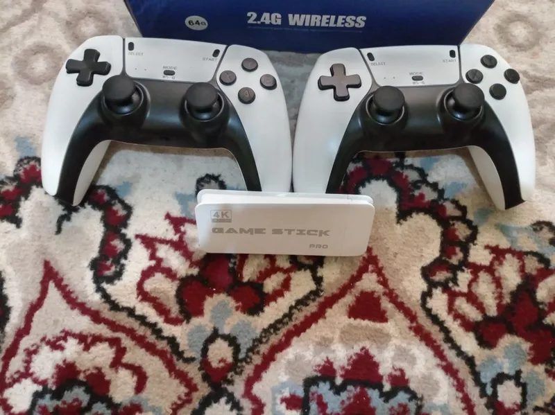 Mini Game Console 2.4G Wireless 3D 4K sotiladi. 2 ta simsiz pult bor. 4 Mini Game Console 2.4G Wireless 3D 4K sotiladi. 2 ta simsiz pult bor. 4