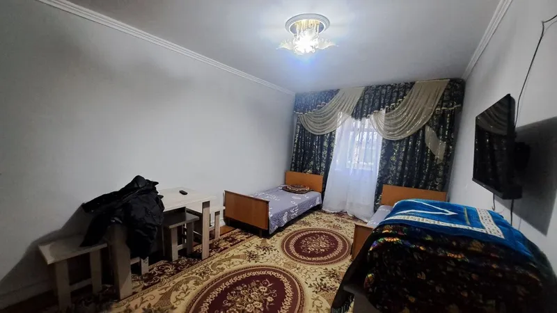 Чирчик шахар 8-микрораён ок сарой туйхонаси ёнида