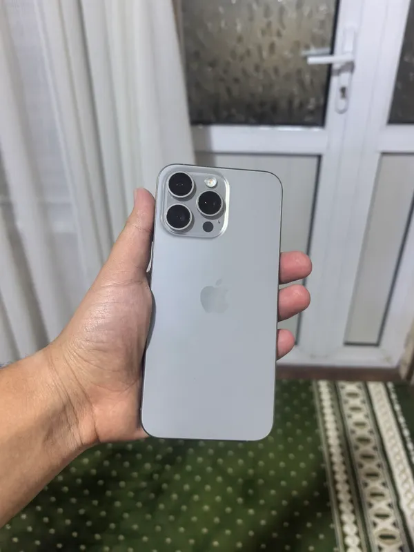 iPhone 15 Pro Max 7