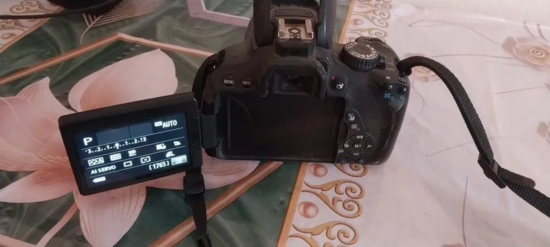 Продаётся фотоаппарат CANON EOS 650D в хорошем состоянии