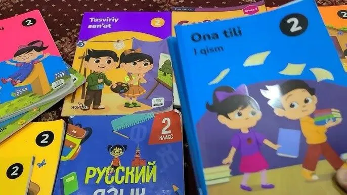 Maktab darliklari yo'qolgan kitoblarni o'rniga topshirish uchun 5