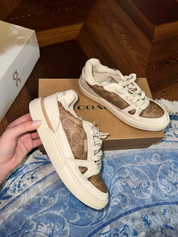 Кроссовки бренда COACH — фото 3