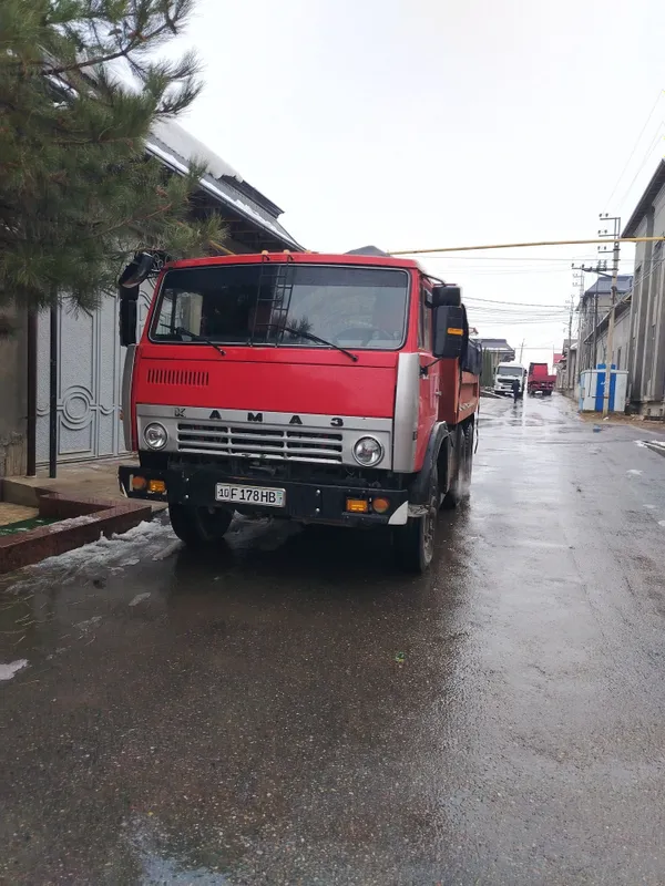 Kamaz Zil bor Stroy musur o'rtamiz SHaxar bo'ylab Kamaz Zil bor Stroy musur o'rtamiz SHaxar bo'ylab