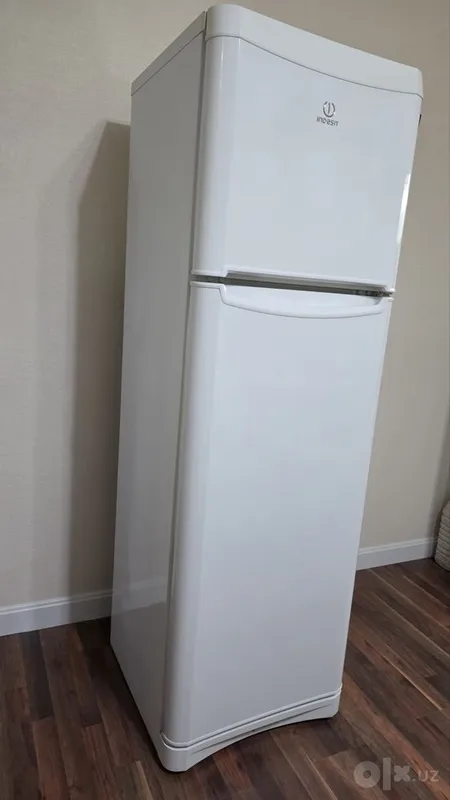 Продаётся холодильник Indesit 1 Продаётся холодильник Indesit 1