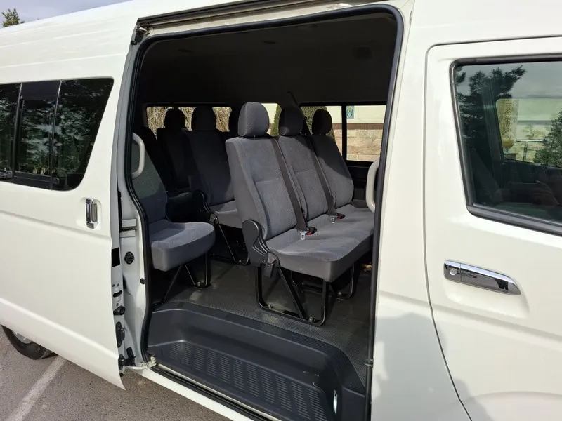 TOYOTA HIACE сотилади 2012 йил 5 TOYOTA HIACE сотилади 2012 йил 5