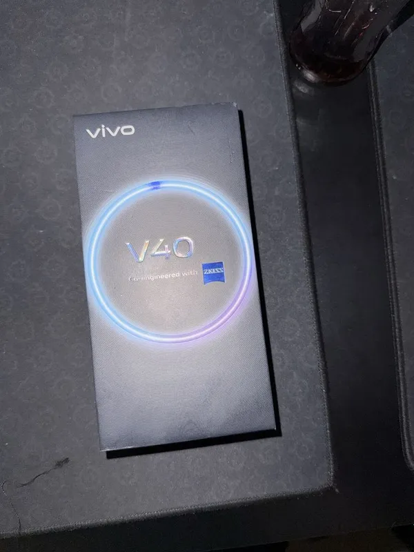 Vivo V40 новый коробка — фото 3