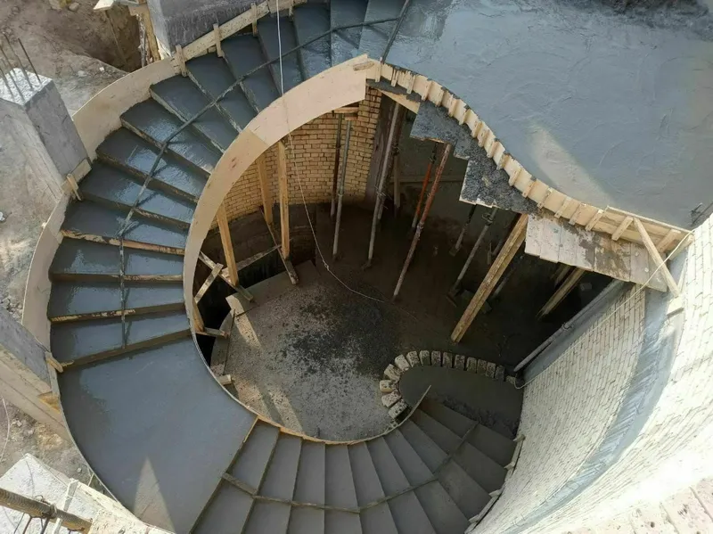 Betondan siz xoxlagan fasonda lestnitsa quyib beramiz — фото 3