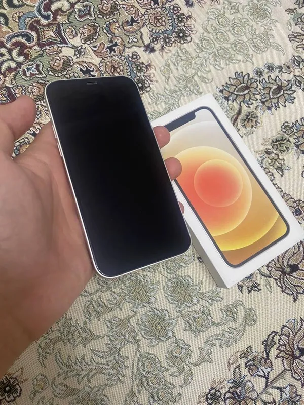 Iphone 12 telefon 1 Iphone 12 telefon 1