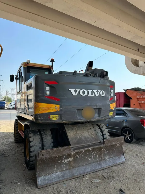 Excavator Volvo 140 sotiladi 2018 yil, 13000 m/ch sotiladi 2 Excavator Volvo 140 sotiladi 2018 yil, 13000 m/ch sotiladi 2
