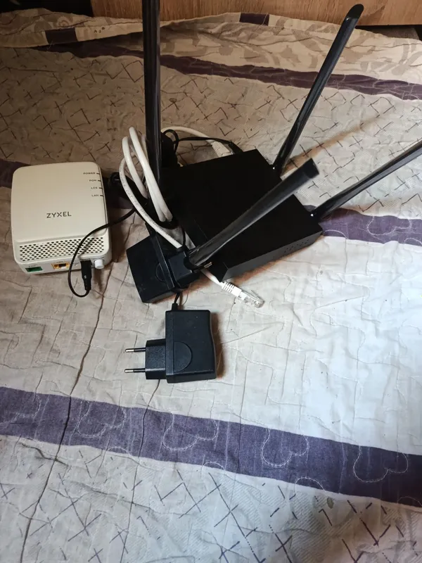 Продам роутер Wi-Fi роутер 5G 4 Продам роутер Wi-Fi роутер 5G 4