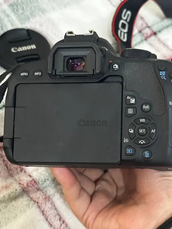 Canon EOS 800D в идеальном состоянии, пользовались 5-6 раз — фото 4