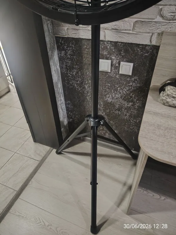 Pultli shtativdagi ventilyator 2