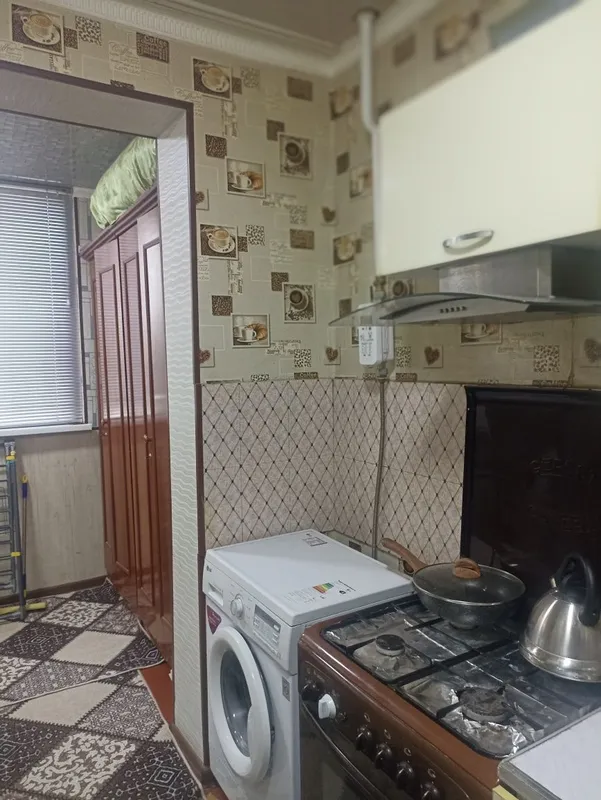 Срочно квартира сотилади спутник да 2 хона 1 етаж — фото 3