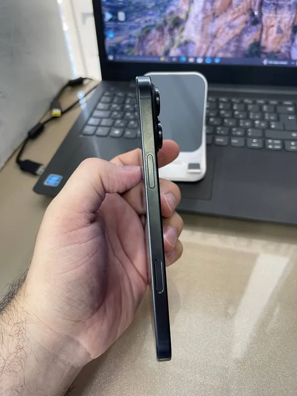 iPhone 16 Pro Max 4 iPhone 16 Pro Max 4