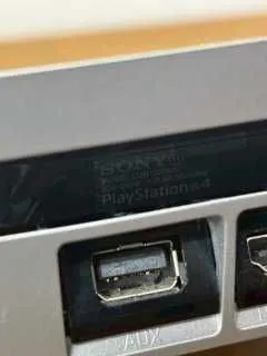 Playstation 4 Slim 4
