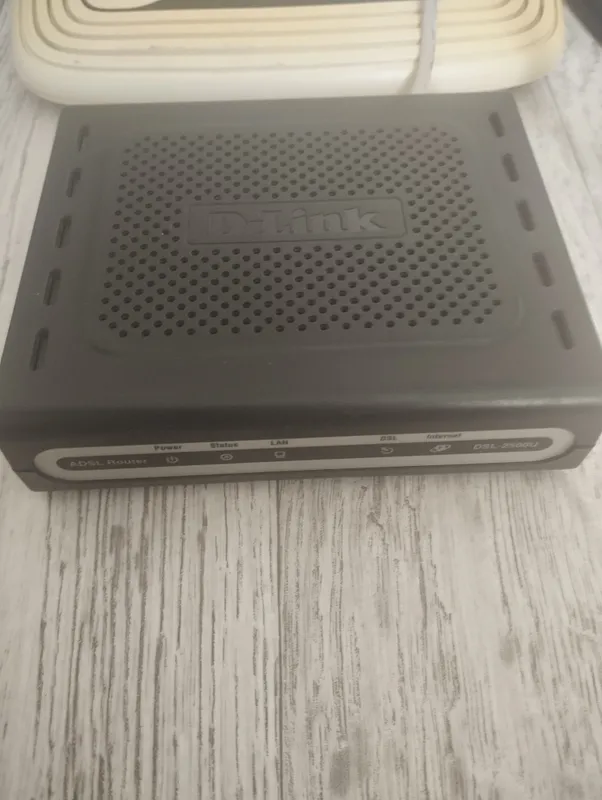 wi fi роутер.4штуки.индикатори горять.за все 60тыс 4