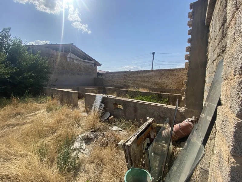12.50 sotix uy yer sotiladi Toshkent tumani kirovda 5