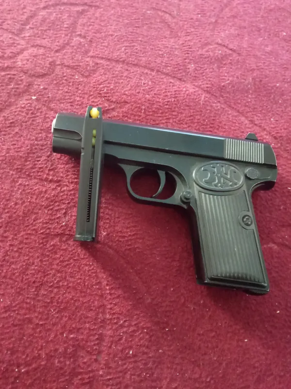 pistolet 5 pistolet 5