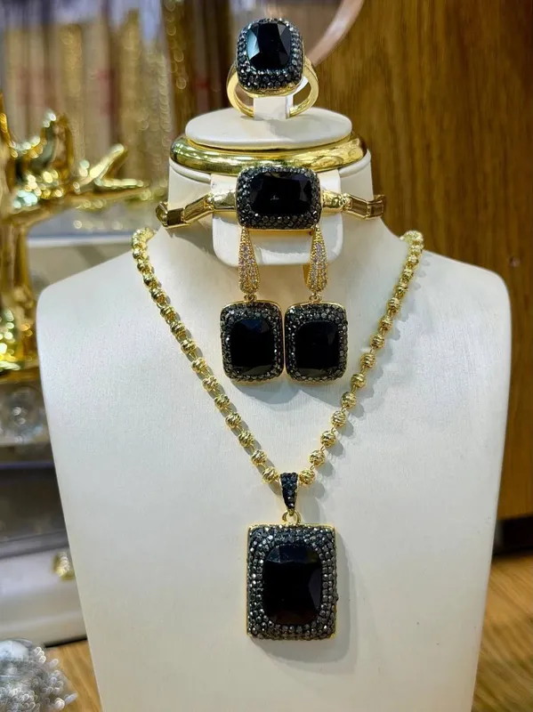 Internetni portlatgan original komplekt (optom narxda) 1 Internetni portlatgan original komplekt (optom narxda) 1