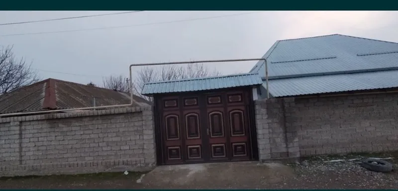 Sirdaryo shahar markazida uy sotiladi 1 Sirdaryo shahar markazida uy sotiladi 1