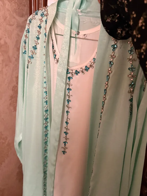 abaya sotiladi 4 abaya sotiladi 4