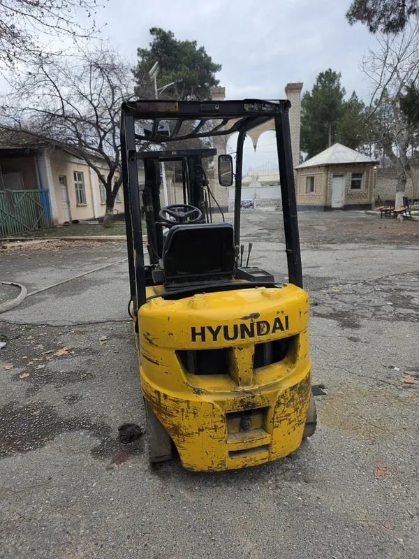 Автокара HUNDAI 15D 7E
