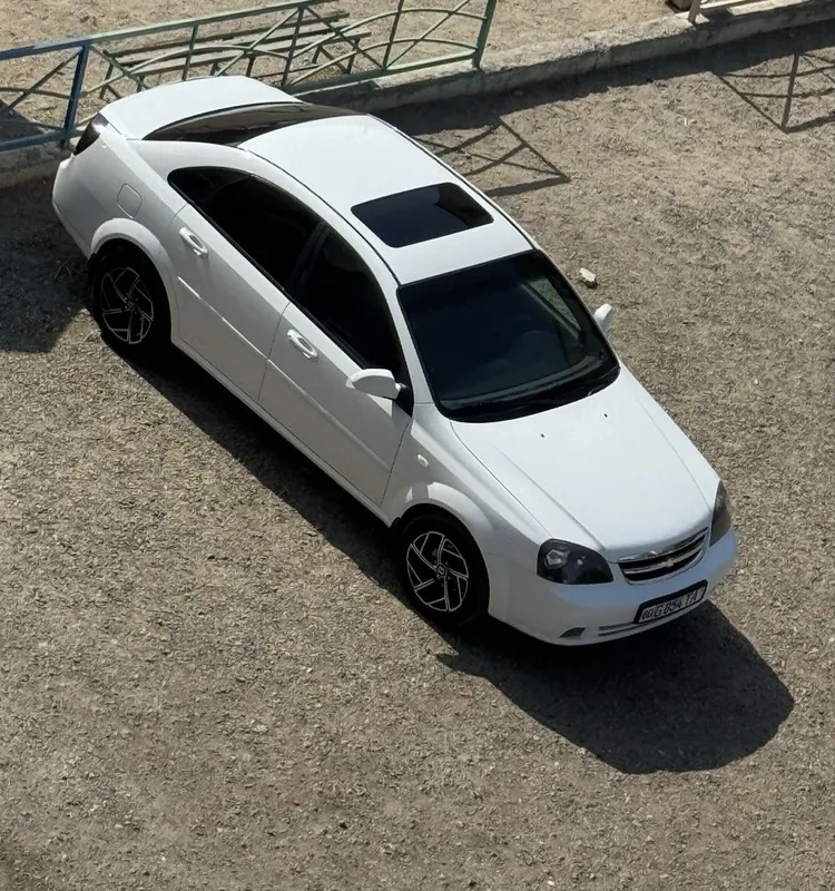 Lacetti 1.6 сотилади 1