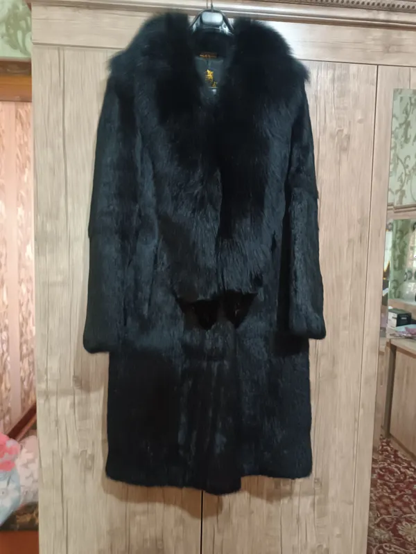 Продаётся шуба BRET CN.PK 2 Продаётся шуба BRET CN.PK 2