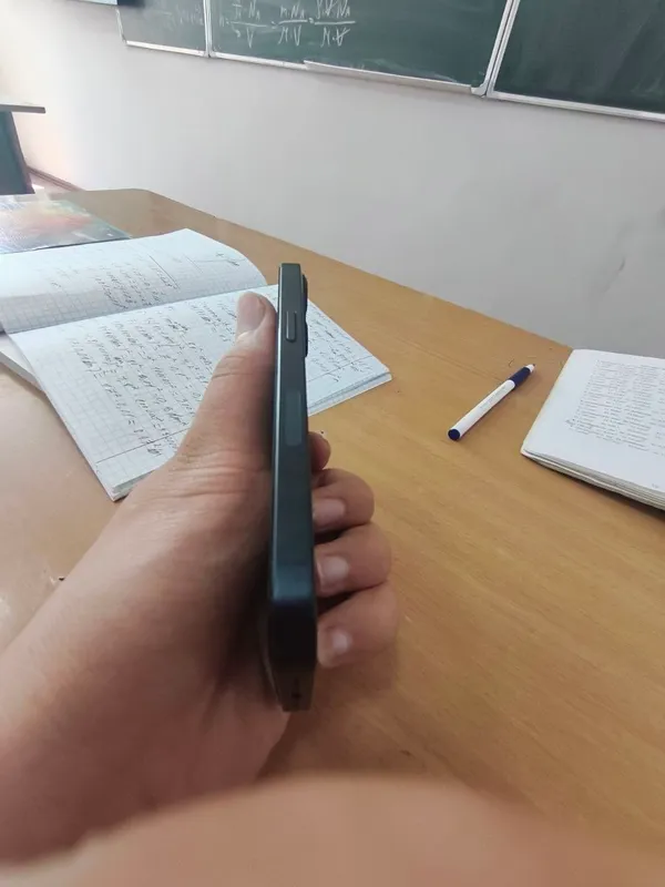 Iphone  13 128gb iOS 26.5 emkst usiliniy(100)