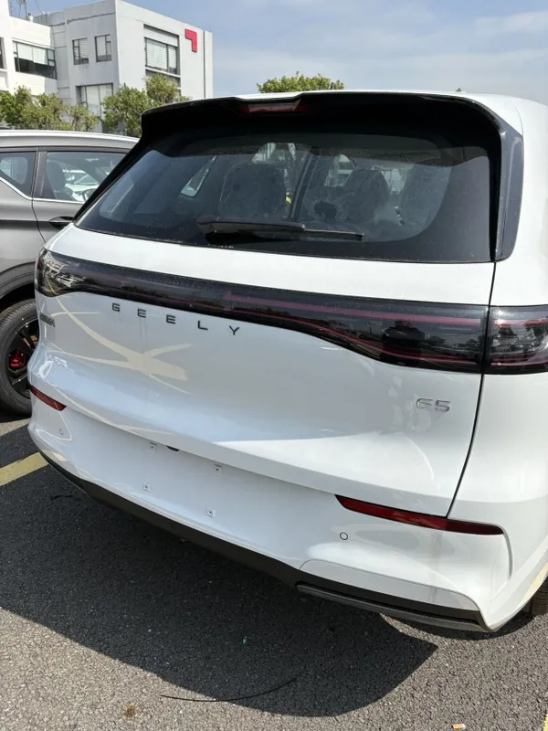Geely Galaxy E5, версия Pioneer 440km — фото 1