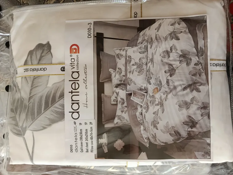 Dantella Vita, Eman Brand postellari sotiladi