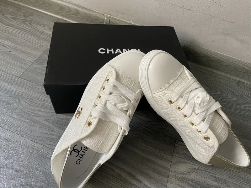 Женские белые кеды Chanel — фото 2