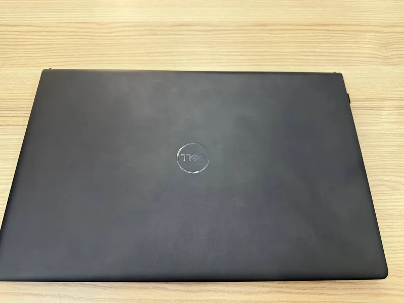 Ноутбук DELL PRO 15 ESSENTIAL 1